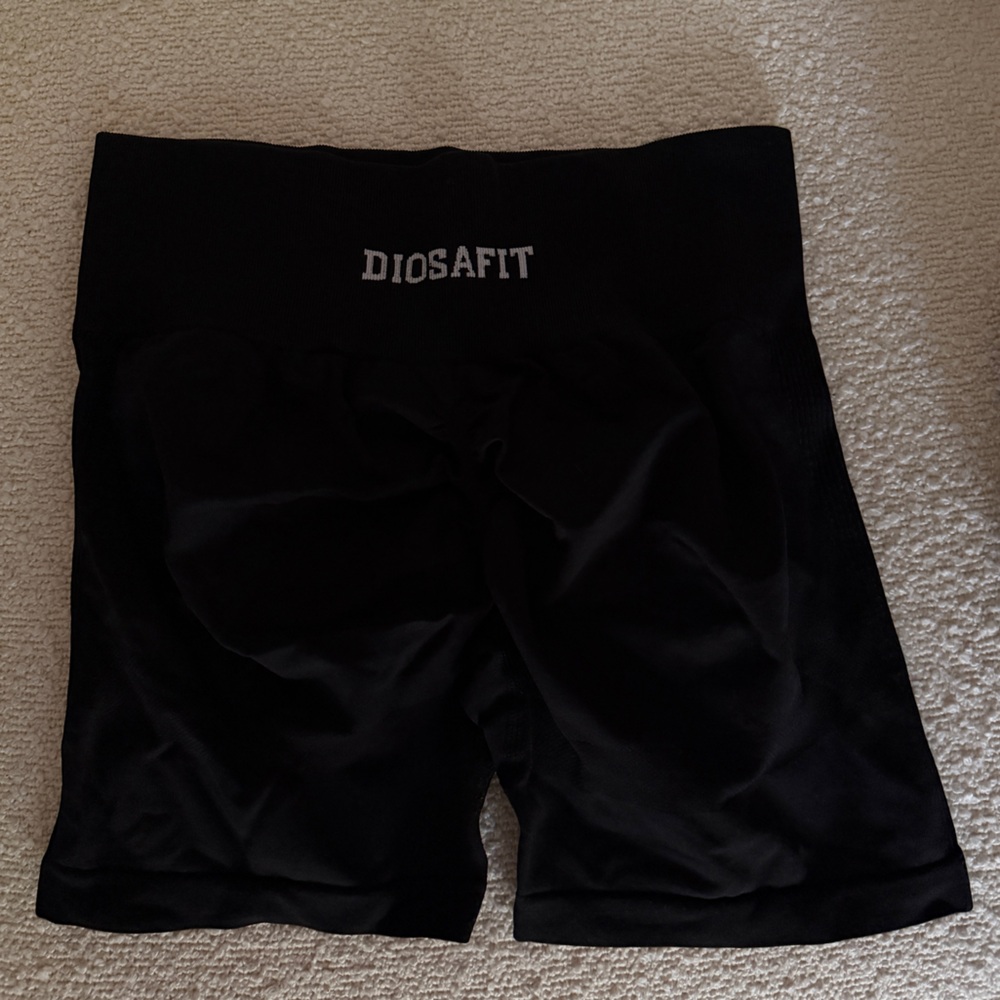 DiosaFit Women's Black High-Rise Athletic Bike Shorts - butt scrunch